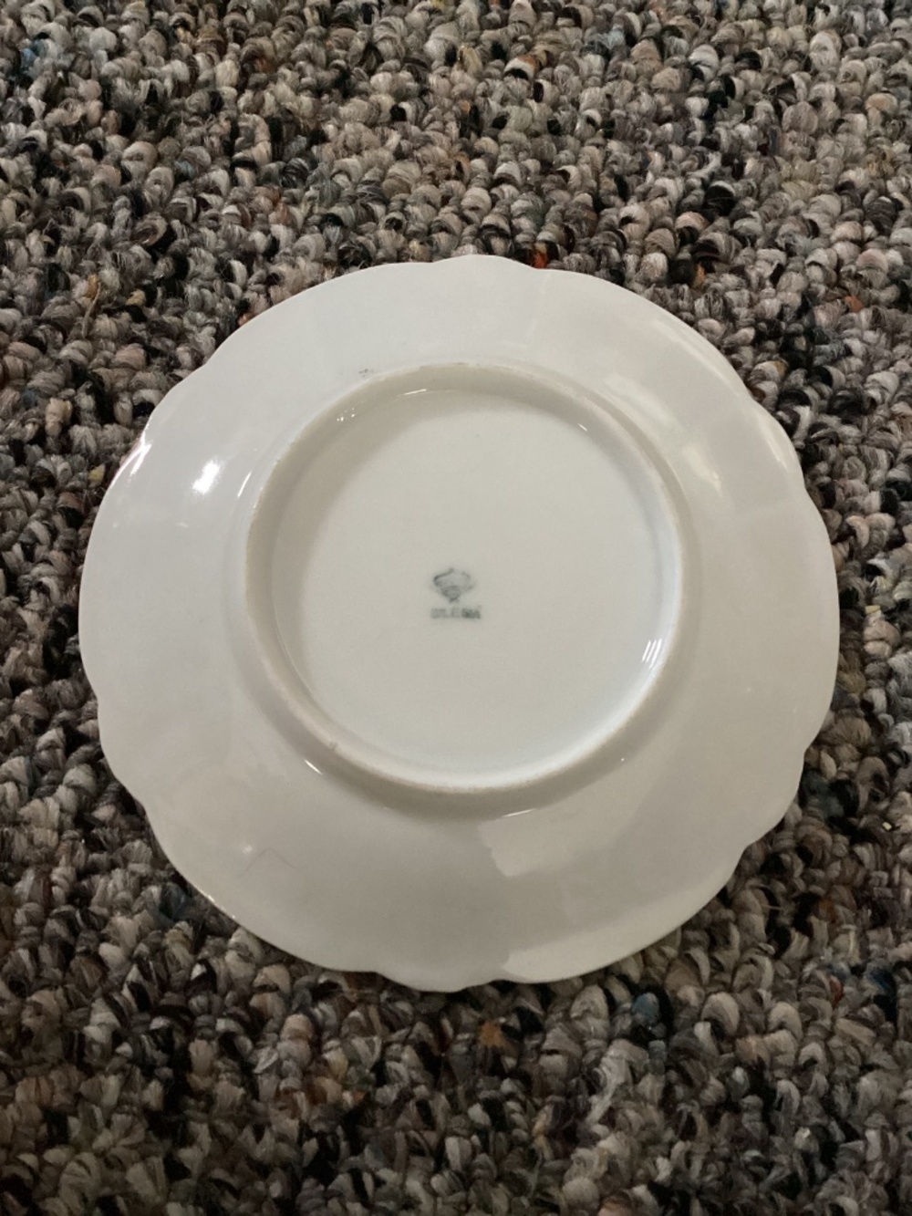 Vintage Dinner Bowls, Plate, and Salt and Pepper Shakers - Picture 10 of 14